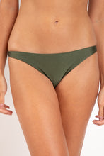 Laden Sie das Bild in den Galerie-Viewer, Gallery: Rio De Sol Bas Bottom Shimmer-Croco Leblon