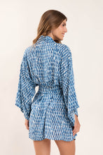 Carica l'immagine nel visualizzatore di Gallery, Model Back: Rio De Sol Robe De Plage Chuva Kimono