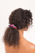 Carica l'immagine nel visualizzatore di Gallery, Model Front: Rio De Sol Chouchou Funny Scrunchie
