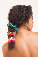 Charger l'image dans la galerie, Image 03: Rio De Sol Chouchou Rain Scrunchie
