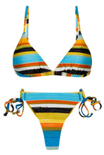 Laden Sie das Bild in den Galerie-Viewer, Product Front: Rio De Sol Ensemble Set Artsy Tri-Fixo Fio-Tie