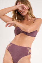 Carica l'immagine nel visualizzatore di Gallery, Image 07: Rio De Sol Ensemble Set Malibu-Ebano Bandeau-Iris Highwaist-Spin-Iris