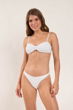 Carica l'immagine nel visualizzatore di Gallery, Model Front: Rio De Sol Ensemble Set Memphis-White Bandeau-Joy Mia