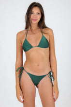 Laden Sie das Bild in den Galerie-Viewer, Model Front: Rio De Sol Ensemble Set Palace Tri-Rope Cheeky-Rope