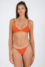 Carica l'immagine nel visualizzatore di Gallery, Model Front: Rio De Sol Ensemble Set Paprica Tri-Fixo California