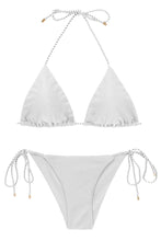 Laden Sie das Bild in den Galerie-Viewer, Product Front: Rio De Sol Ensemble Set Shimmer-White Tri-Inv Cheeky-Tie