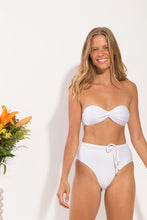 Carica l'immagine nel visualizzatore di Gallery, Image 09: Rio De Sol Ensemble Set Shimmer-White Twist Belted-High-Waist