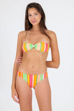 Laden Sie das Bild in den Galerie-Viewer, Model Front: Rio De Sol Ensemble Set Utah Twist Ciao