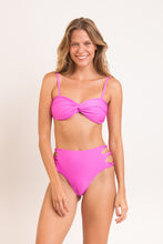 Carica l'immagine nel visualizzatore di Gallery, Model Front: Rio De Sol Ensemble Set Vita-Pink Twist Highwaist-Spin