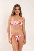 Carica l'immagine nel visualizzatore di Gallery, Model Front: Rio De Sol Haut Top Pua-Hibiscus Coral