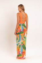 Laden Sie das Bild in den Galerie-Viewer, Model Back: Rio De Sol Pareo Tropical Canga