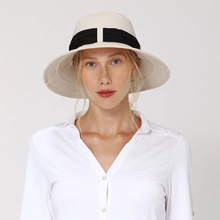 Carica l'immagine nel visualizzatore di Gallery, Model Front: Uv Line Chapeau Souple/Capeline Hat Paris Ville L Fem Sand Upf50+
