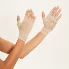 Carica l&#39;immagine nel visualizzatore di Gallery, Mittlerer Handschuh Beige UPF50+

