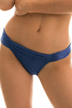 Laden Sie das Bild in den Galerie-Viewer, Gallery: Rio De Sol Bas Bottom Kiwanda Denim Bandeau
