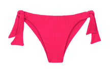 Laden Sie das Bild in den Galerie-Viewer, Product Front: Rio De Sol Bas Bottom Dots-Virtual-Pink Italy

