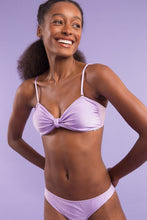 Laden Sie das Bild in den Galerie-Viewer, Image 09: Rio De Sol Ensemble Set Shimmer-Harmonia Bandeau-Joy Essential
