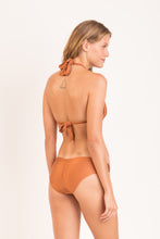 Carica l'immagine nel visualizzatore di Gallery, Model Back: Rio De Sol Bas Bottom Nocciola Mel-Comfy
