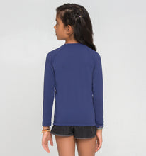 Laden Sie das Bild in den Galerie-Viewer, Model Back: Uv Line T-Shirt Longsleeve Uvpro Kids Marinho
