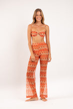 Laden Sie das Bild in den Galerie-Viewer, Model Front: Rio De Sol Pantalon De Plage Maracai Pants Lana
