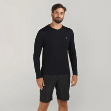 Charger l'image dans la galerie, Model Front: Uv Line Fitness Haut Sport Fit Ml Preto Msc
