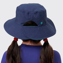 Laden Sie das Bild in den Galerie-Viewer, Model Back: Uv Line Chapeau Souple/Capeline Hat California Inf Navy Blue Lagoa Upf50+
