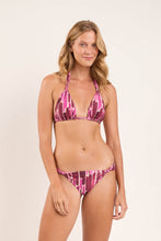 Laden Sie das Bild in den Galerie-Viewer, Model Front: Rio De Sol Bas Bottom Shade Mel
