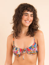 Laden Sie das Bild in den Galerie-Viewer, Model Front: Rio De Sol Haut Top Jungle Balconet-Tie
