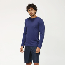 Carica l'immagine nel visualizzatore di Gallery, Model Front: Uv Line T-Shirt Longsleeve Uvpro Marinho
