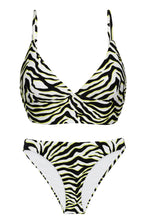 Carica l'immagine nel visualizzatore di Gallery, Product Front: Rio De Sol Ensemble Set Wild-Black Tri-Tank Comfy
