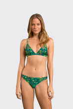 Laden Sie das Bild in den Galerie-Viewer, Model Front: Rio De Sol Bas Bottom Wilds Essential-Comfy
