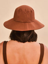 Charger l'image dans la galerie, Model Back: Uv Line Chapeau Souple/Capeline Lyon Conhaque Upf50+
