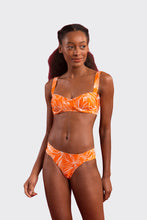 Laden Sie das Bild in den Galerie-Viewer, Image 04: Rio De Sol Ensemble Set Trail-Orange Amelia Baobi
