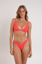 Laden Sie das Bild in den Galerie-Viewer, Model Front: Rio De Sol Ensemble Set Malibu-Folia Agnes Cali
