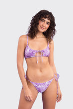 Laden Sie das Bild in den Galerie-Viewer, Model Front: Rio De Sol Bas Bottom Trail-Purple Ibiza-Comfy
