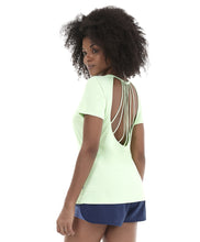 Carica l'immagine nel visualizzatore di Gallery, Model Back: Alto Giro Fitness Haut T-Shirt Skin Fit Rolete Costas Verde Joy
