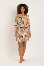 Laden Sie das Bild in den Galerie-Viewer, Model Front: Rio De Sol Chemise Oasis Chemise
