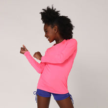 Carica l'immagine nel visualizzatore di Gallery, Model Back: Uv Line T-Shirt Camiseta Uvlight Pink Fluor Spf50+
