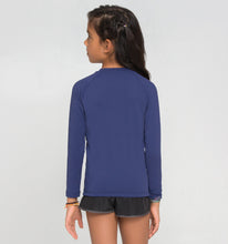 Carica l'immagine nel visualizzatore di Gallery, Model Back: Uv Line T-Shirt Longsleeve Uvpro Kids Navy Blue Upf50+
