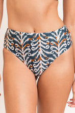 Carica l'immagine nel visualizzatore di Gallery, Gallery: Rio De Sol Bas Bottom Ikat Hotpants
