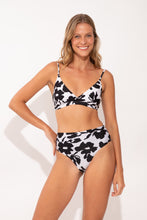 Carica l'immagine nel visualizzatore di Gallery, Image 05: Rio De Sol Bas Bottom Poppy Hotpants
