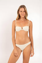 Carica l'immagine nel visualizzatore di Gallery, Model Front: Rio De Sol Bas Bottom Brisa-Offwhite Essential
