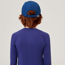Carica l'immagine nel visualizzatore di Gallery, Model Back: Uv Line Casquette Cap Teens Colors Inf Navyblue Upf50+
