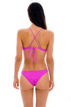 Laden Sie das Bild in den Galerie-Viewer, Model Back: Rio De Sol Bas Bottom St-Tpz-Pink Essential
