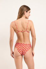 Laden Sie das Bild in den Galerie-Viewer, Model Back: Rio De Sol Ensemble Set Floral-Scales Tri-Fixo Essential-Comfy
