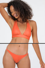 Laden Sie das Bild in den Galerie-Viewer, Gallery: Rio De Sol Ensemble Set Light-Peach Halter-Cos Leblon-Fio
