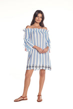 Laden Sie das Bild in den Galerie-Viewer, Model Front: Saha Vêtement De Plage Viento Blue Stripes
