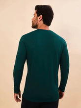 Carica l'immagine nel visualizzatore di Gallery, Model Back: Uv Line T-Shirt Longsleeve Masc New Fit Petroleo Upf50+
