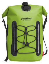 Carica l'immagine nel visualizzatore di Gallery, Model Front: Feelfree Sac De Plage Go Pack 20L Lime
