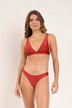 Carica l'immagine nel visualizzatore di Gallery, Model Front: Rio De Sol Haut Top Shimmer-Liquor Alba
