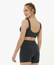 Carica l'immagine nel visualizzatore di Gallery, Model Back: Alto Giro Fitness Haut Top Block Costas Regata Preto
